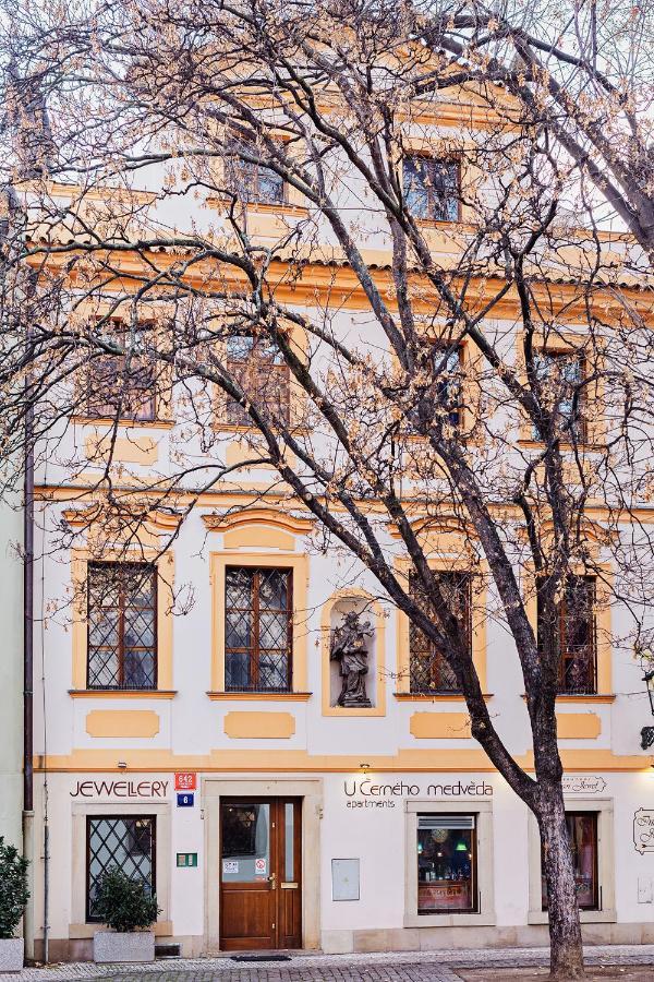 U Cerneho Medveda- At The Black Bear * Praga